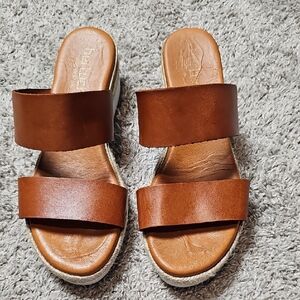 Bertuchi Spain Leather Sandal Size 8 Womens Gently Used